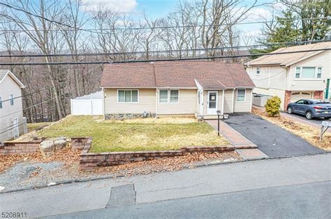 Zillow rockaway nj - Real Estate & Homes For Sale in 07866. Sort: New Listings. 33 homes. NEW - 1 HR AGO NEW CONSTRUCTION 0.4 ACRES. $280,000. 3bd. 1ba. 16 Valley View Dr, Rockaway, …